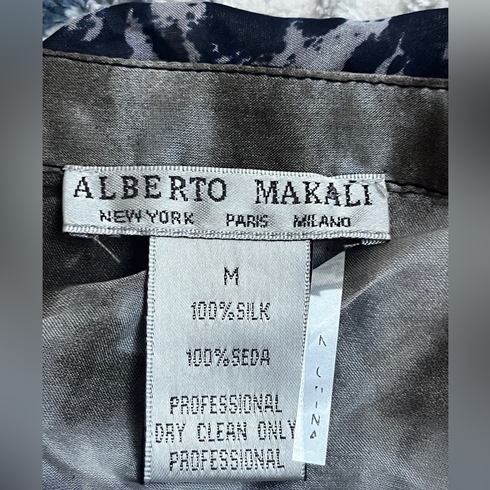 Alberto Makali Navy and Beige Silk Blouse size M - Picture 10 of 15